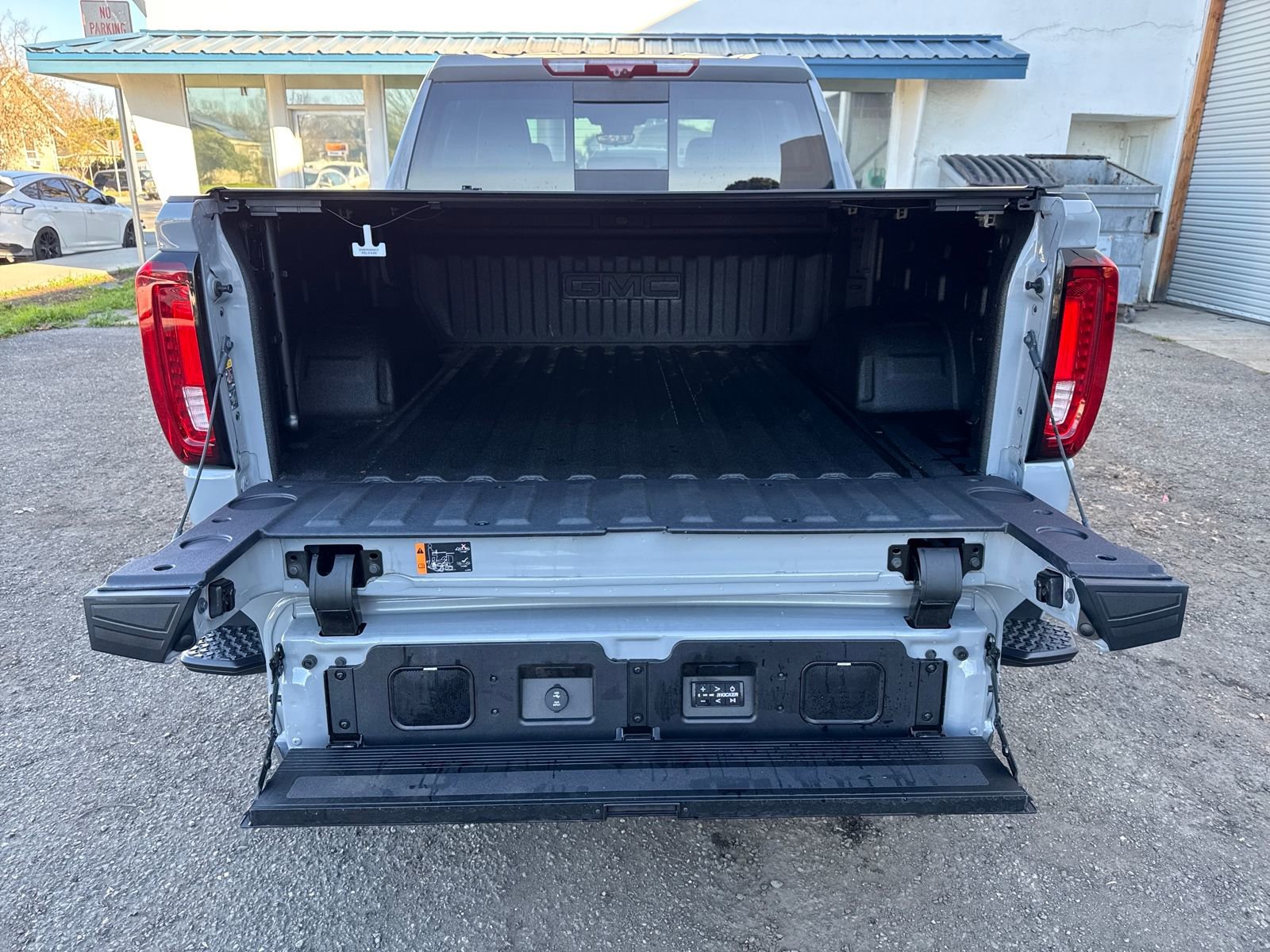 Used 2025 GMC Sierra 1500 Denali Ultimate image 23