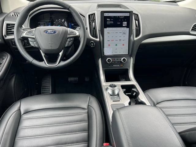 Certified 2024 Ford Edge SEL w/ Convenience Package AWD/4WD image 3