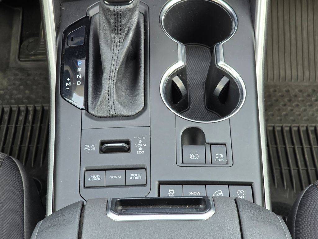 Used 2021 Toyota Highlander LE image 34