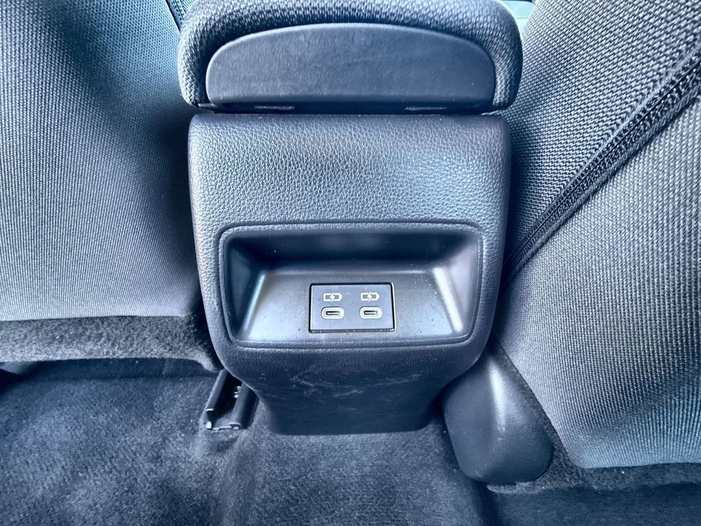 Used 2025 Toyota Corolla LE FWD image 11