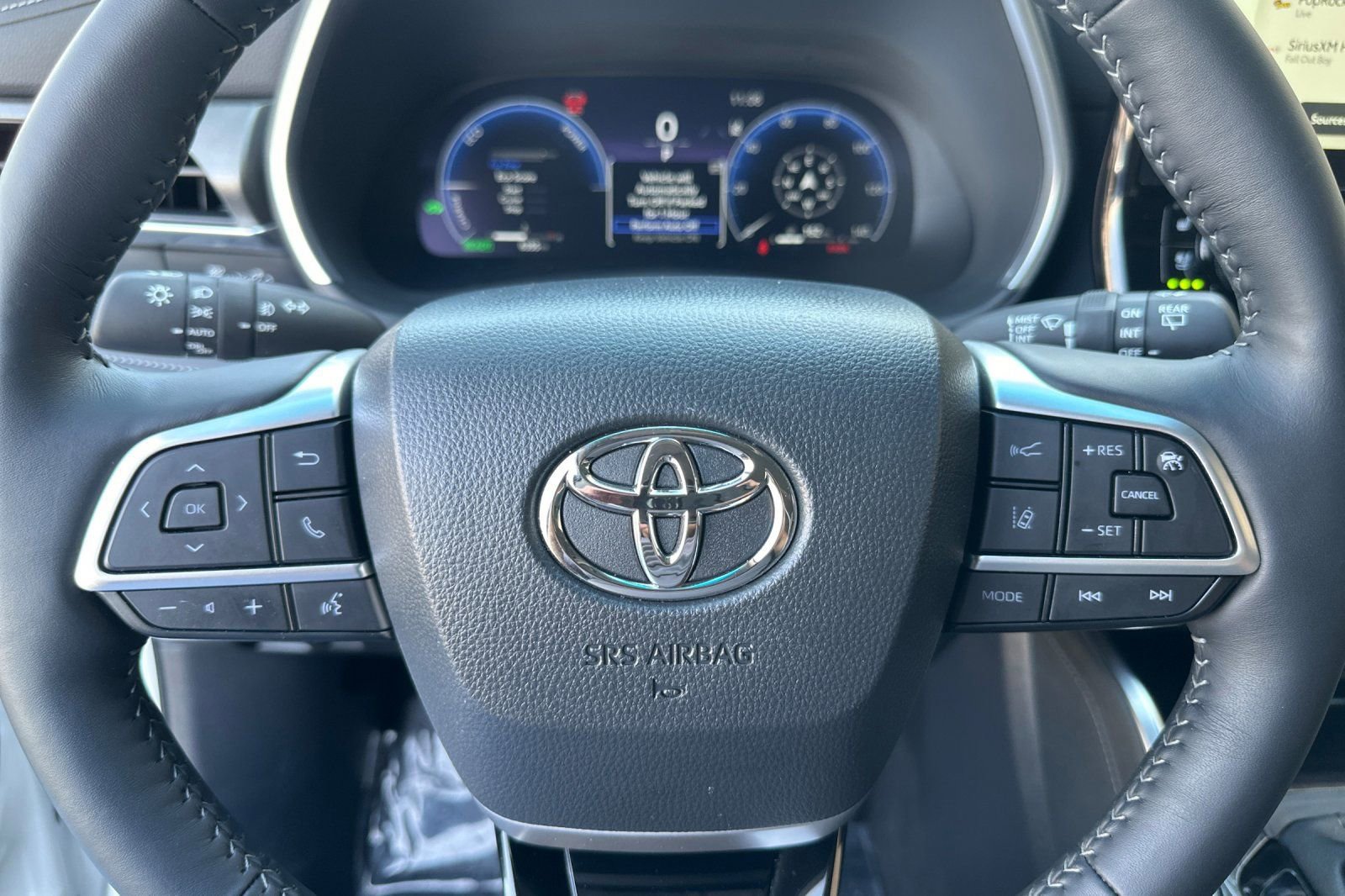 Used 2026 Toyota Highlander Limited image 27