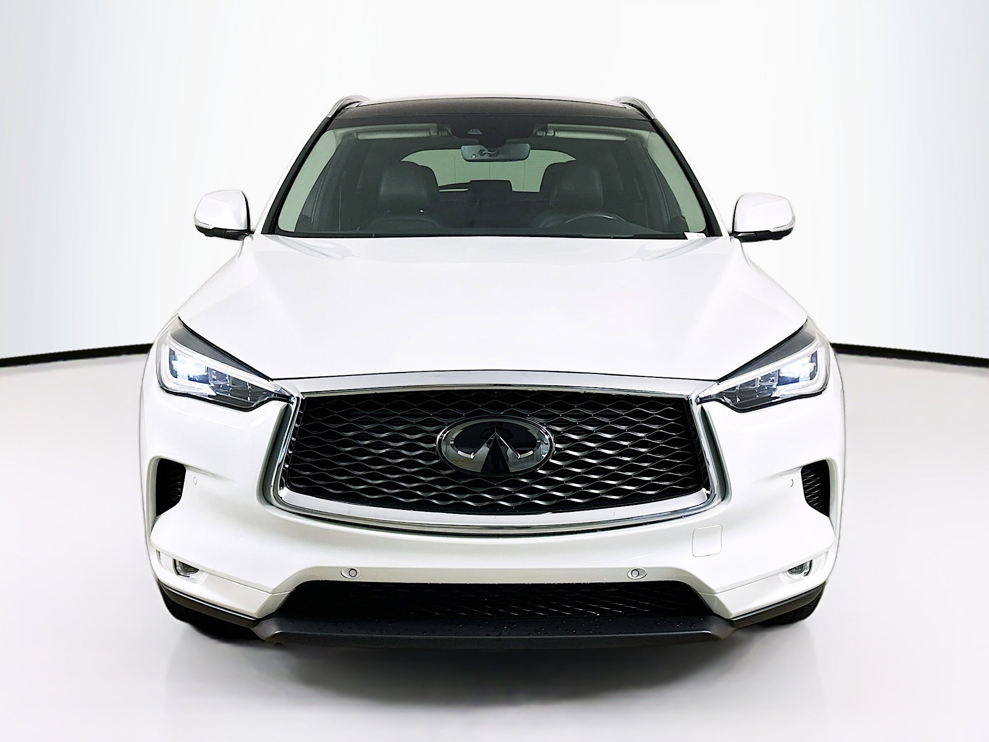 Used 2023 INFINITI QX50 Sensory image 2