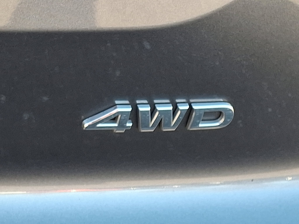 Used 2025 Nissan Pathfinder SV image 17