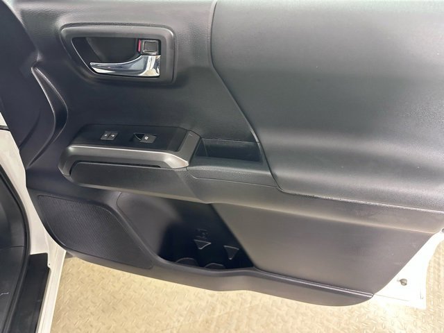 Used 2020 Toyota Tacoma TRD Sport image 9