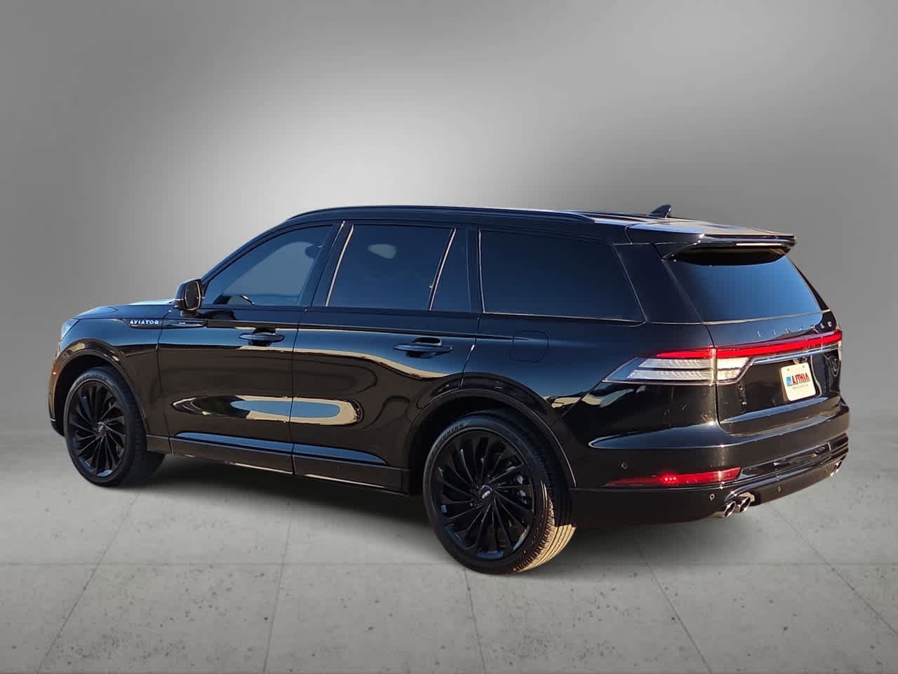 Used 2024 Lincoln Aviator Reserve w/ Equipment Group 201A RWD image 6