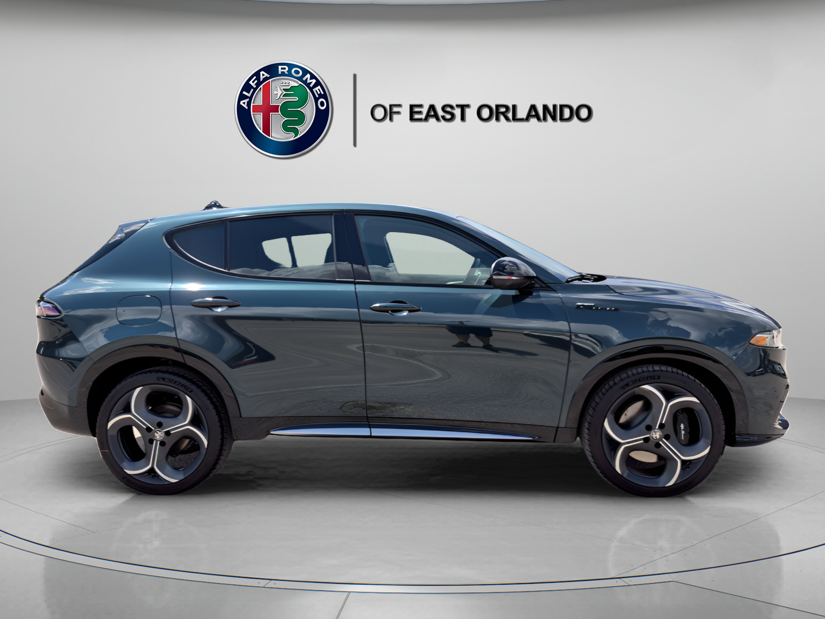 New 2026 Alfa Romeo Tonale w/ Active Assist Package AWD/4WD image 8