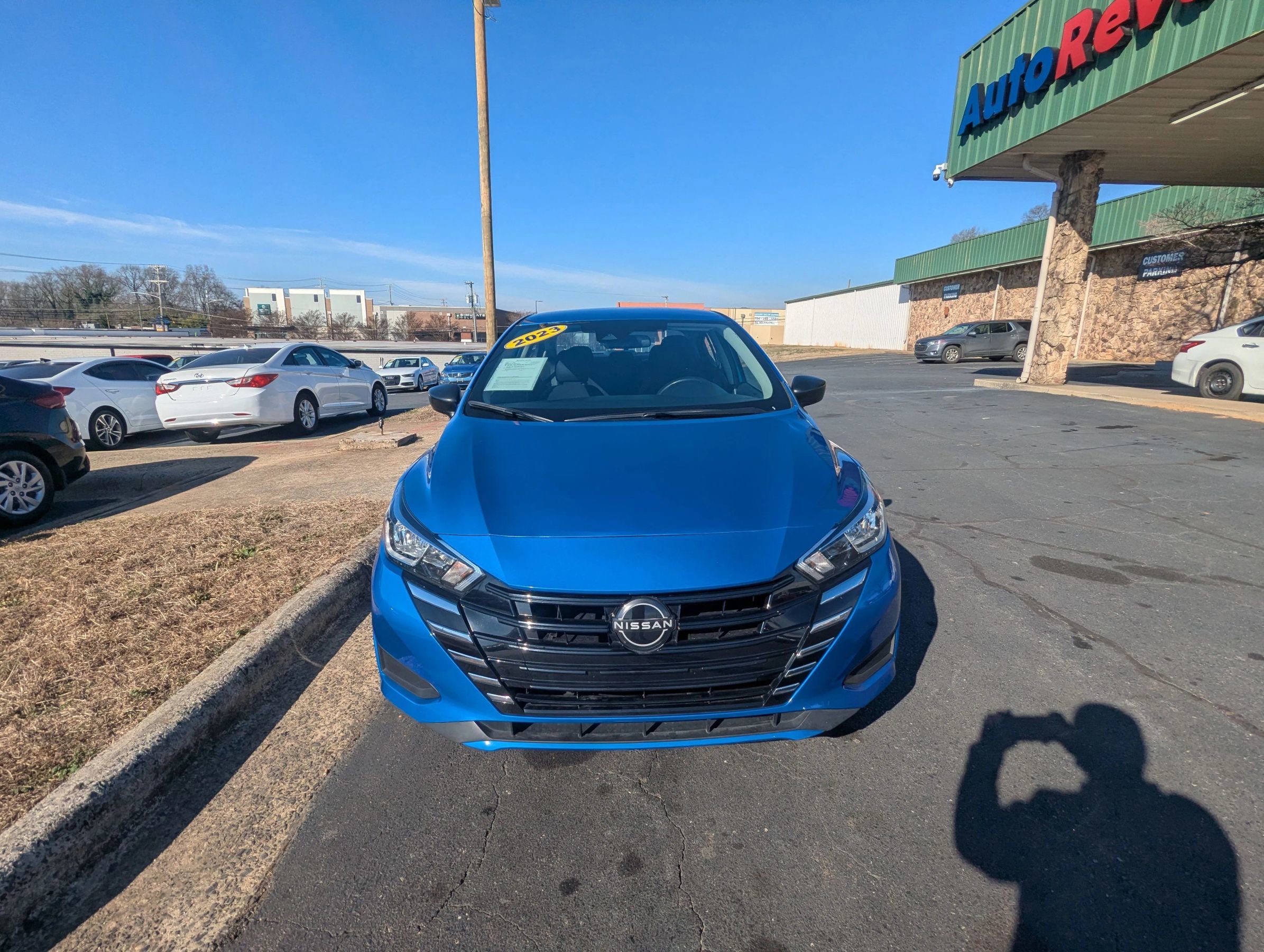 Used 2023 Nissan Versa S w/ Trunk Package image 2