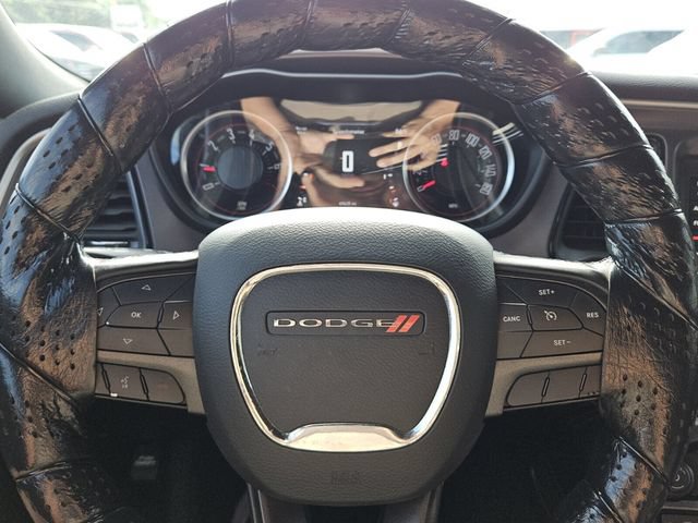 Used 2019 Dodge Challenger SXT RWD image 18
