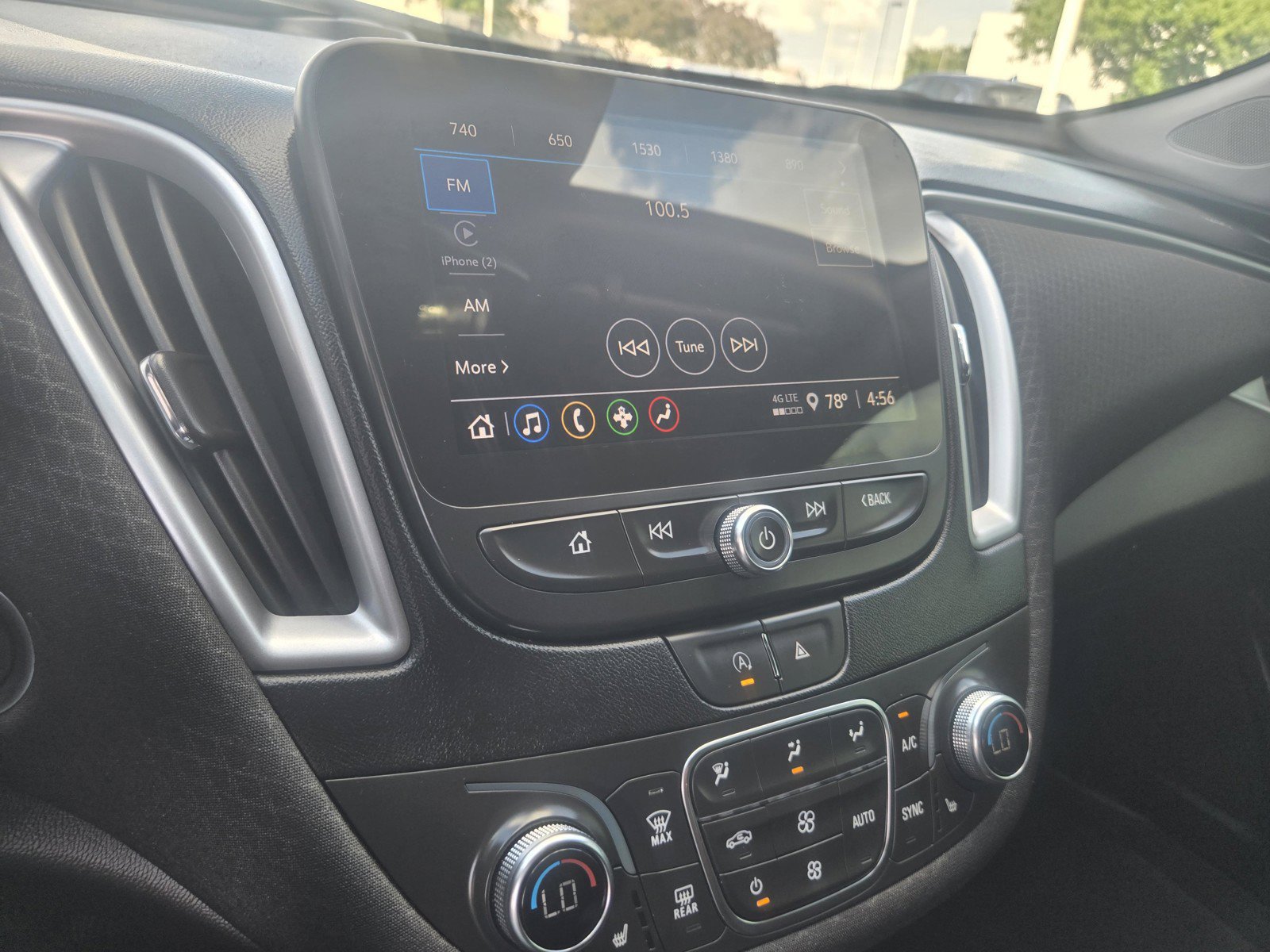 Used 2024 Chevrolet Malibu LT FWD image 15