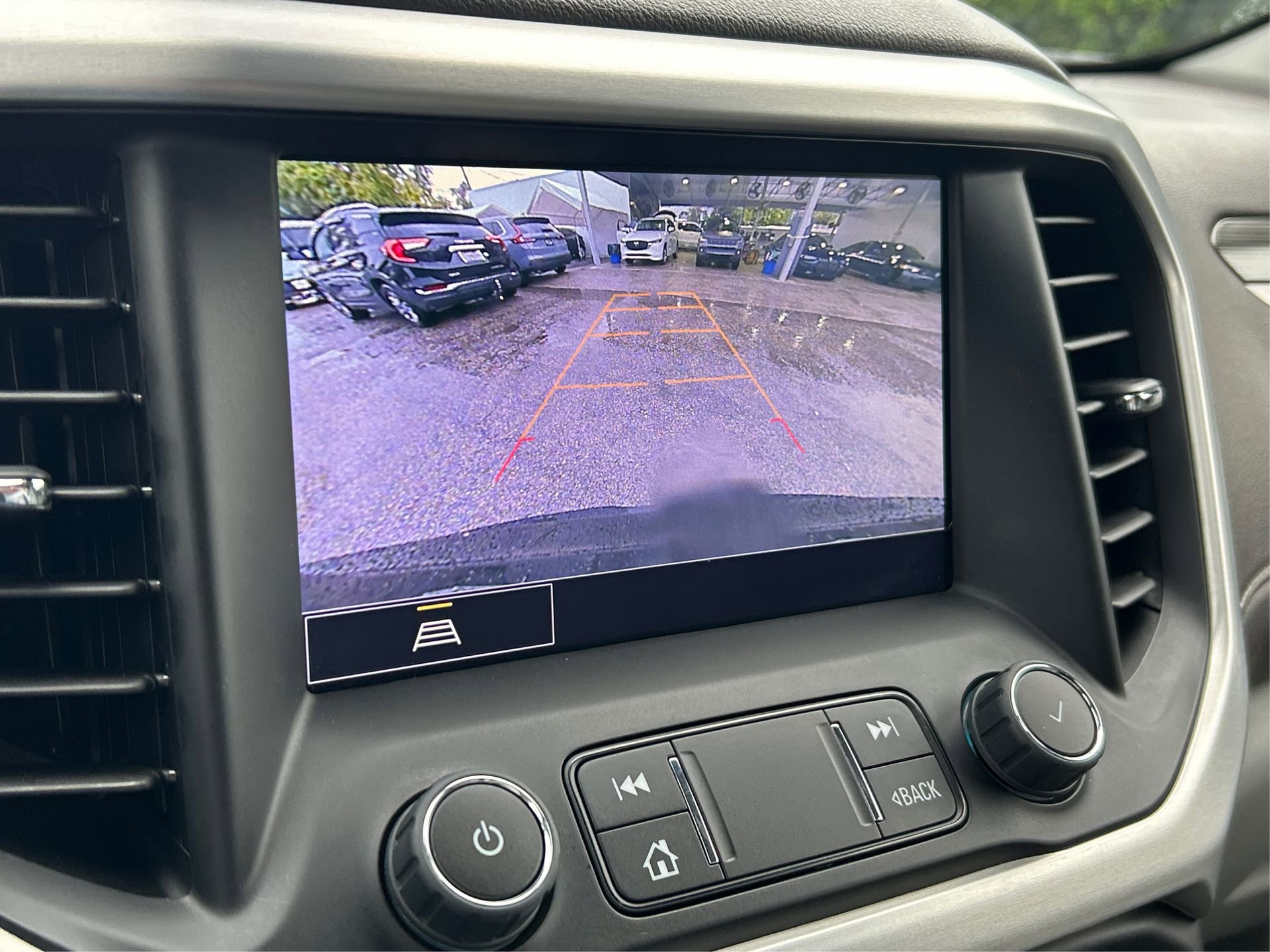 Certified 2023 GMC Acadia SLT image 30