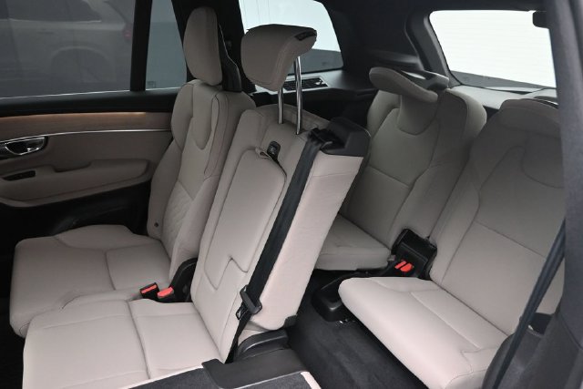 Used 2026 Volvo XC90 T8 Plus w/ Protection Package Premier AWD/4WD image 22
