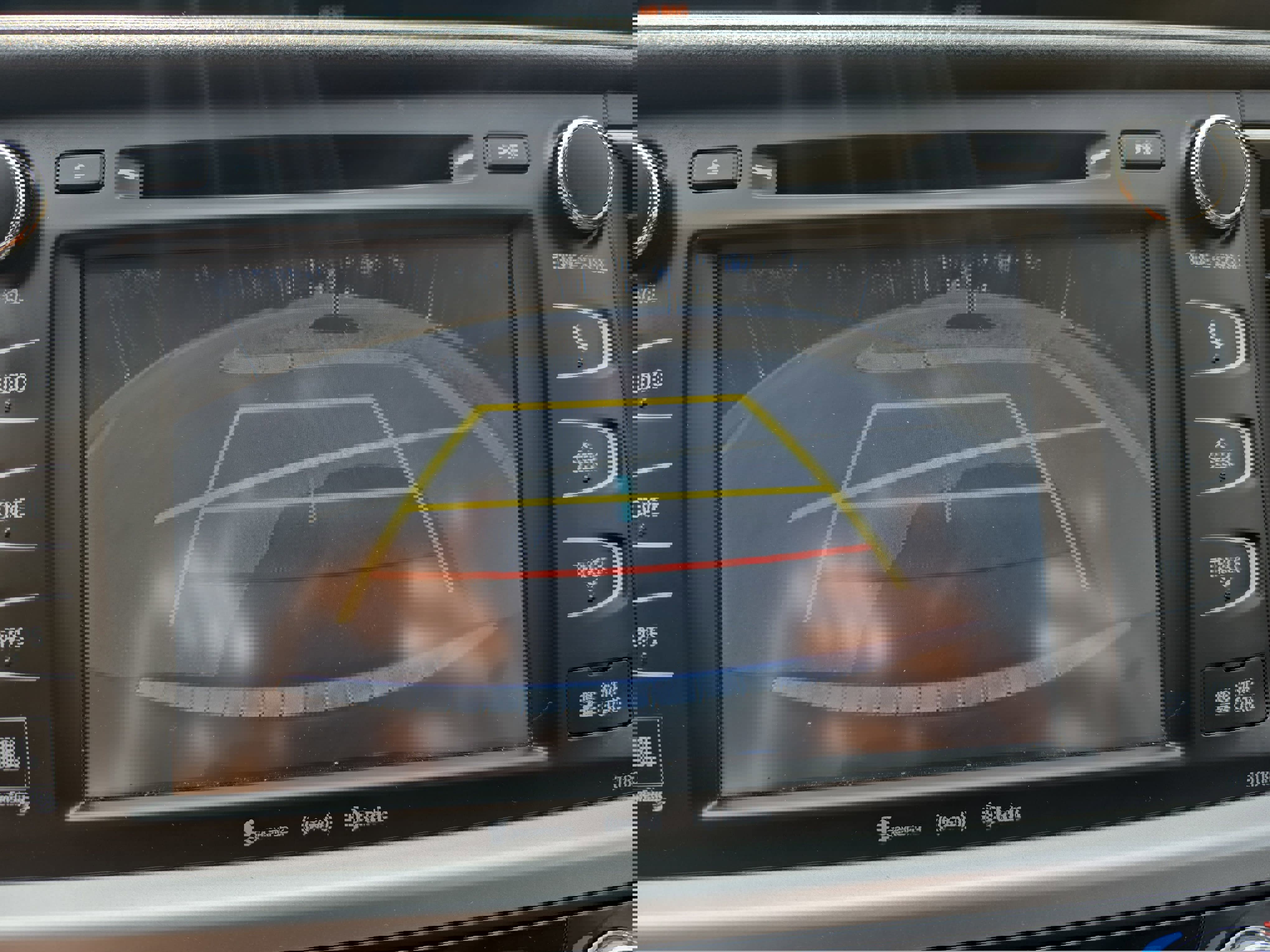 Used 2018 Toyota Highlander Limited image 25