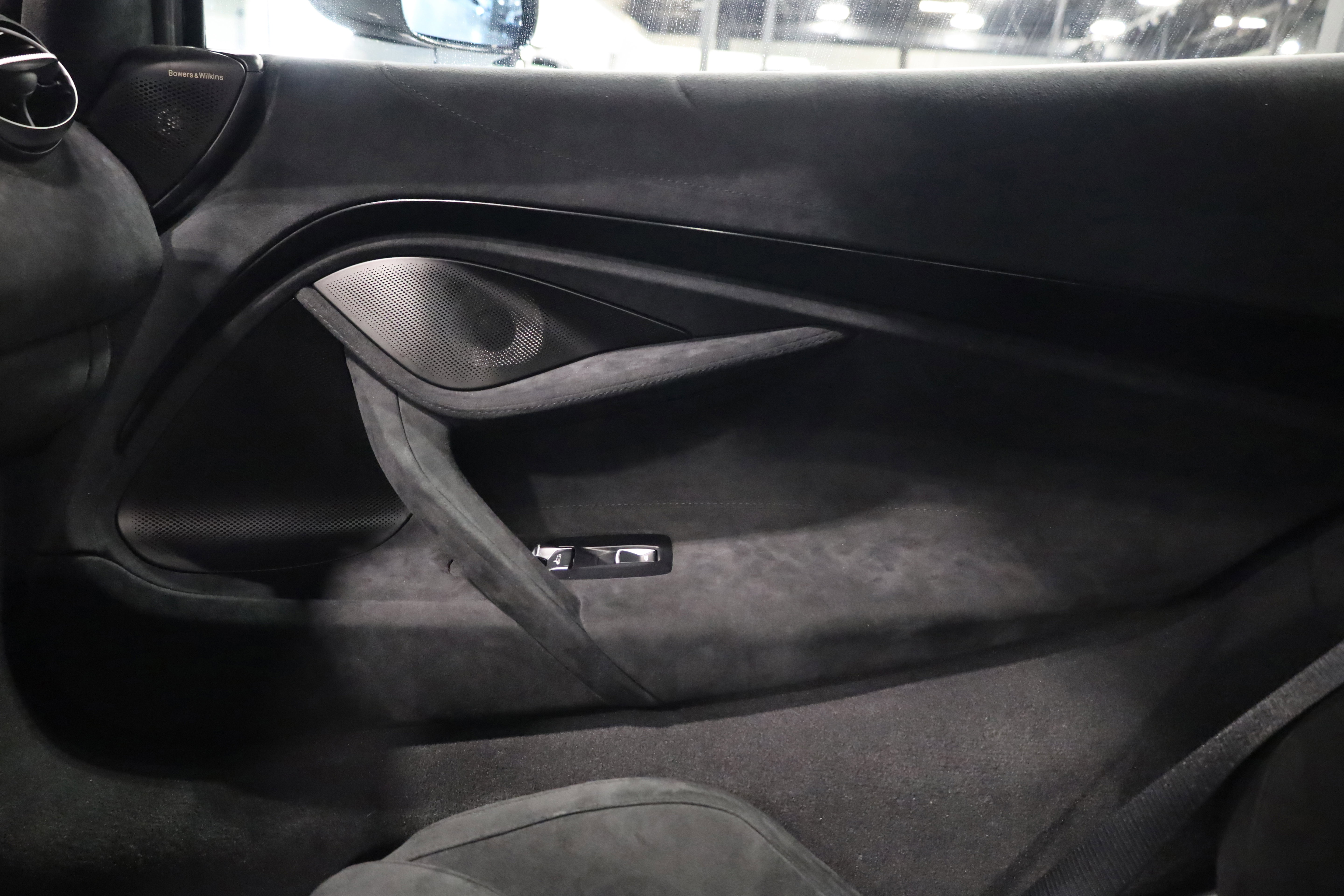 Used 2025 McLaren 750S image 38