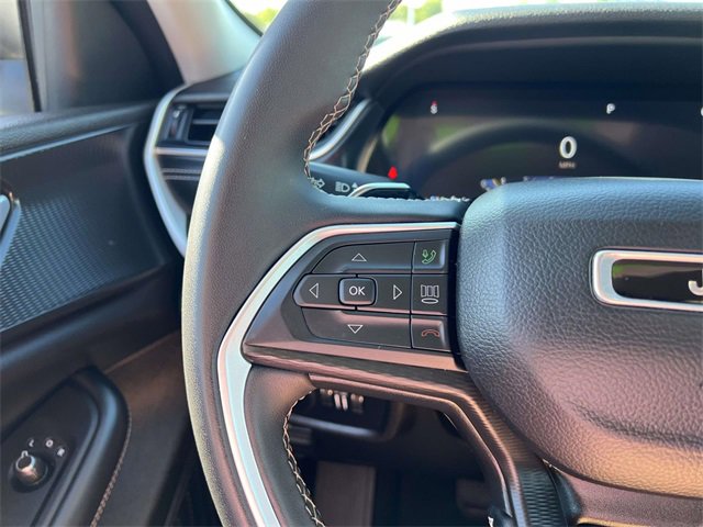 Certified 2023 Jeep Grand Cherokee L Laredo image 17