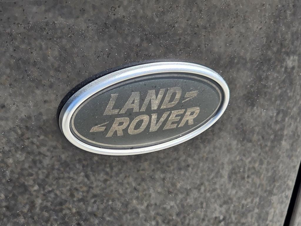 Used 2019 Land Rover Range Rover Velar R-Dynamic SE AWD/4WD image 35