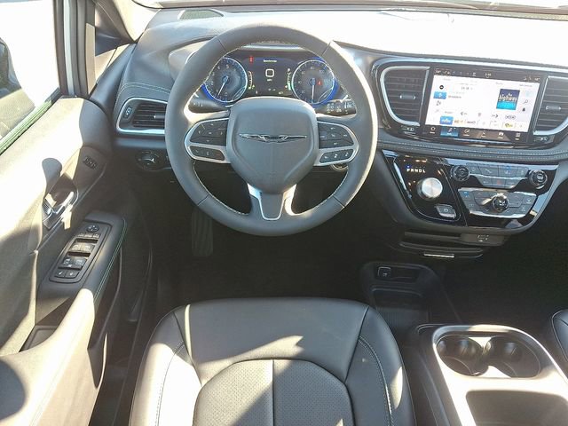 New 2026 Chrysler Pacifica Select FWD image 8