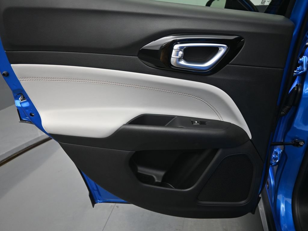 New 2026 Jeep Compass Limited image 14