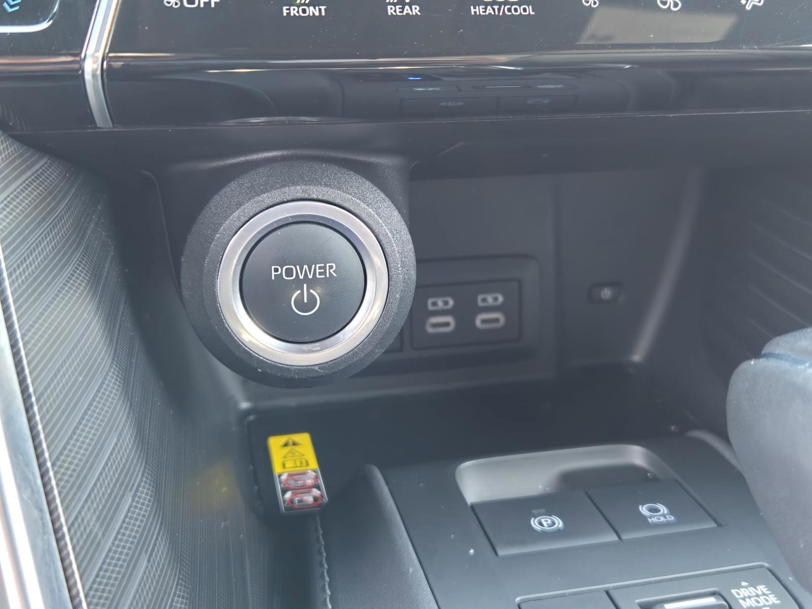 Used 2024 Toyota Venza XLE image 12