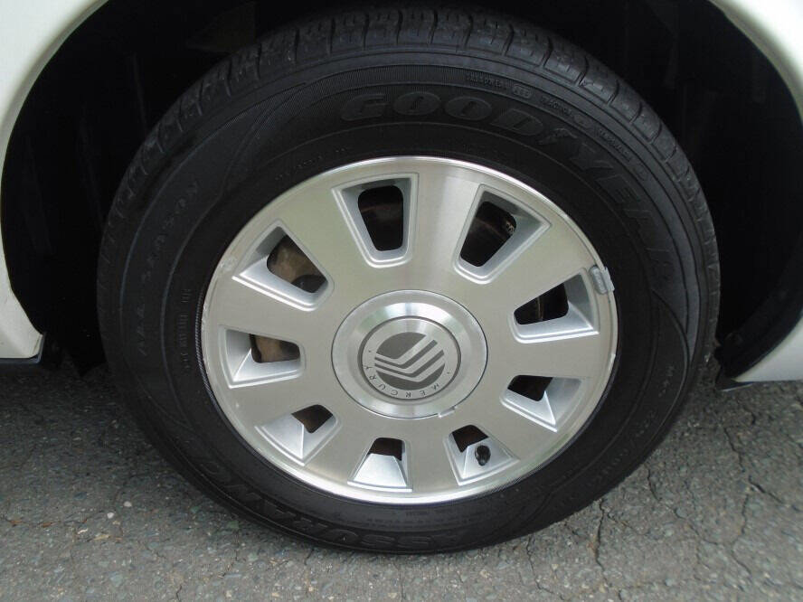 Used 2003 Mercury Grand Marquis LS RWD image 29
