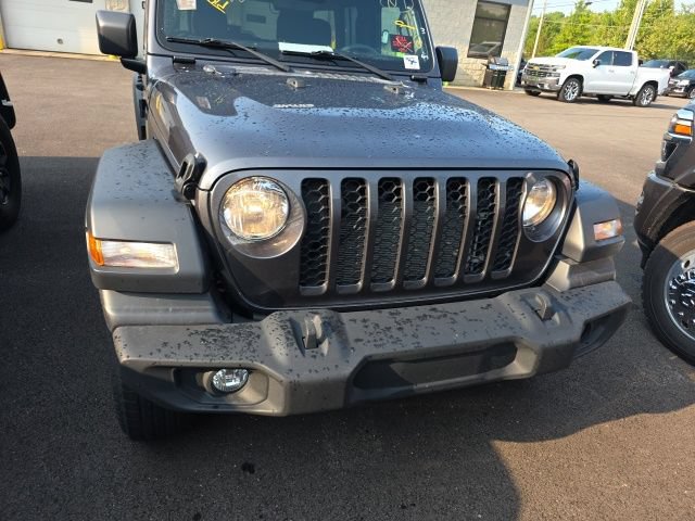 Used 2024 Jeep Wrangler Unlimited Sport AWD/4WD image 2