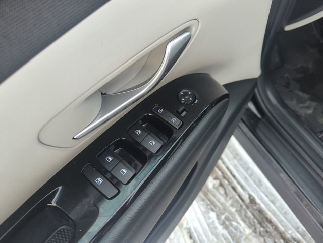 Used 2024 Hyundai Tucson Limited image 16