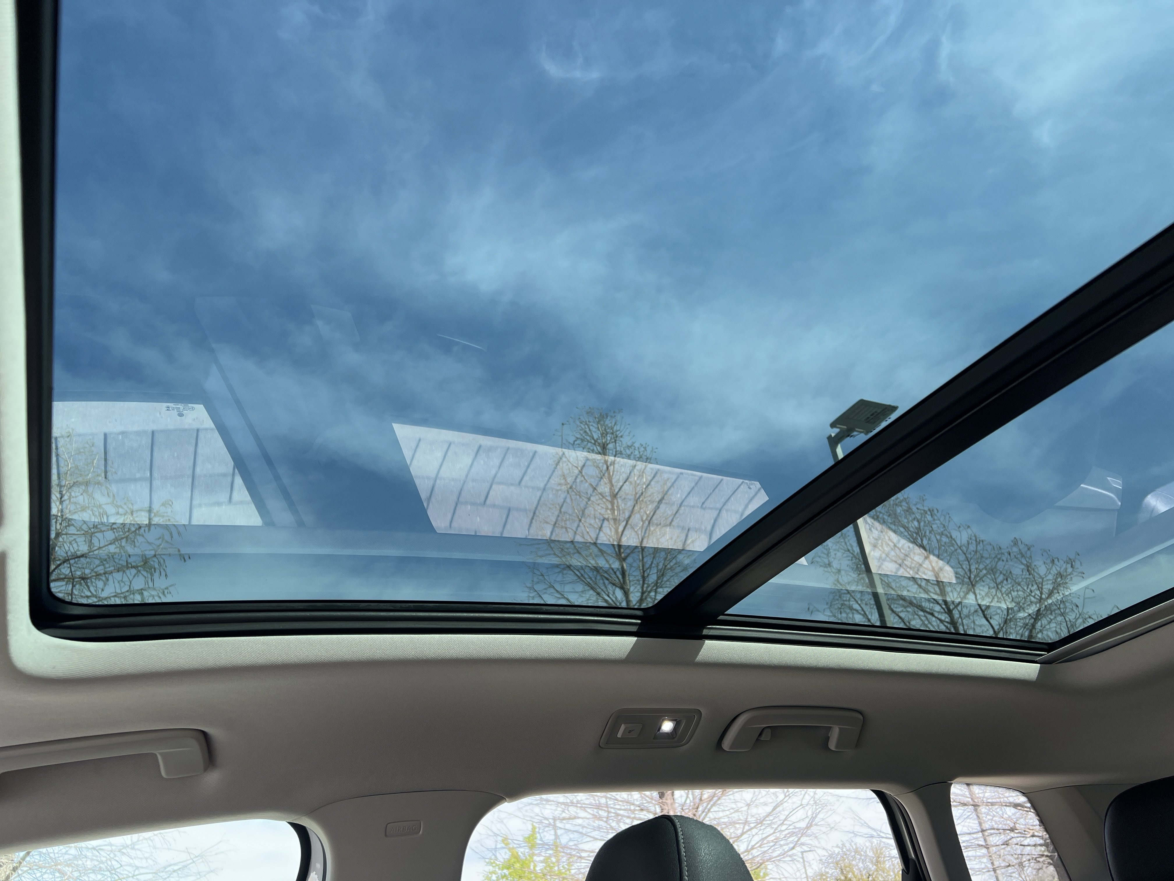 Certified 2025 Volkswagen Taos SE image 26