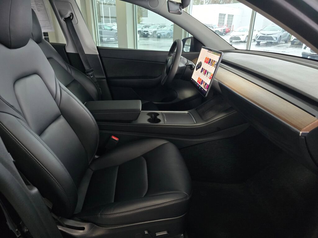 Used 2021 Tesla Model Y Long Range image 48