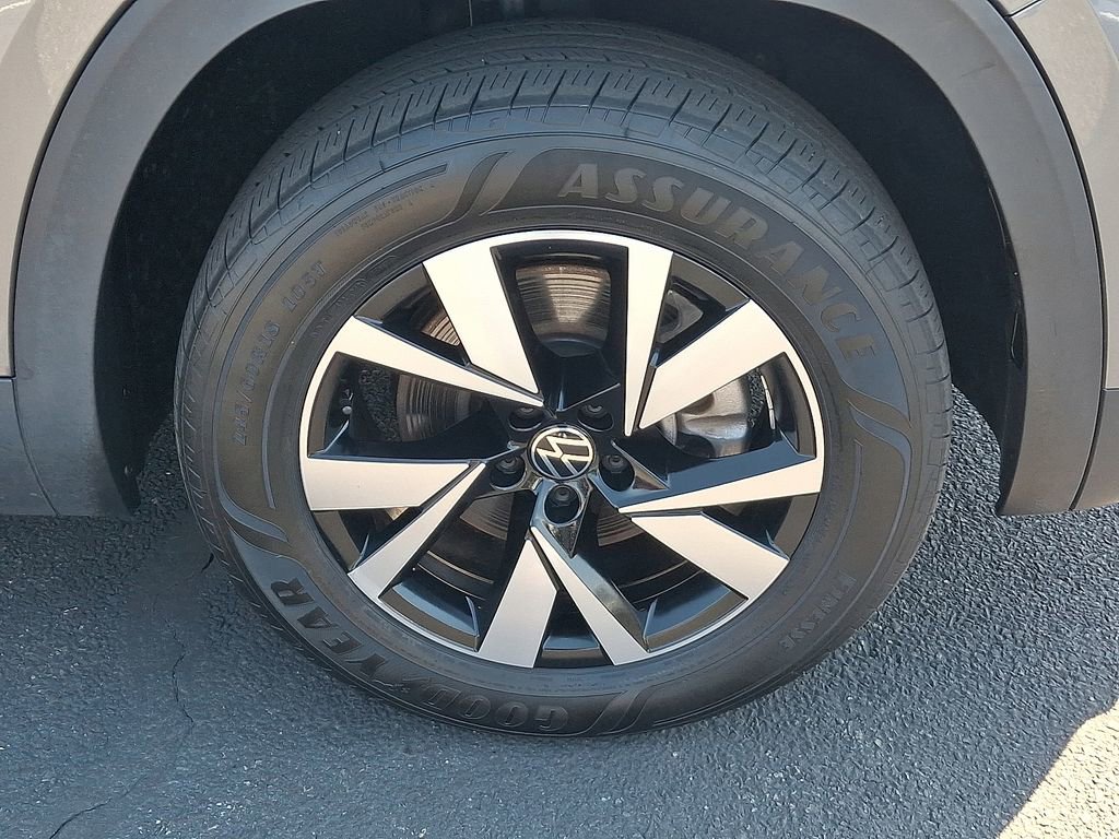 Used 2023 Volkswagen Atlas Cross Sport SE image 8