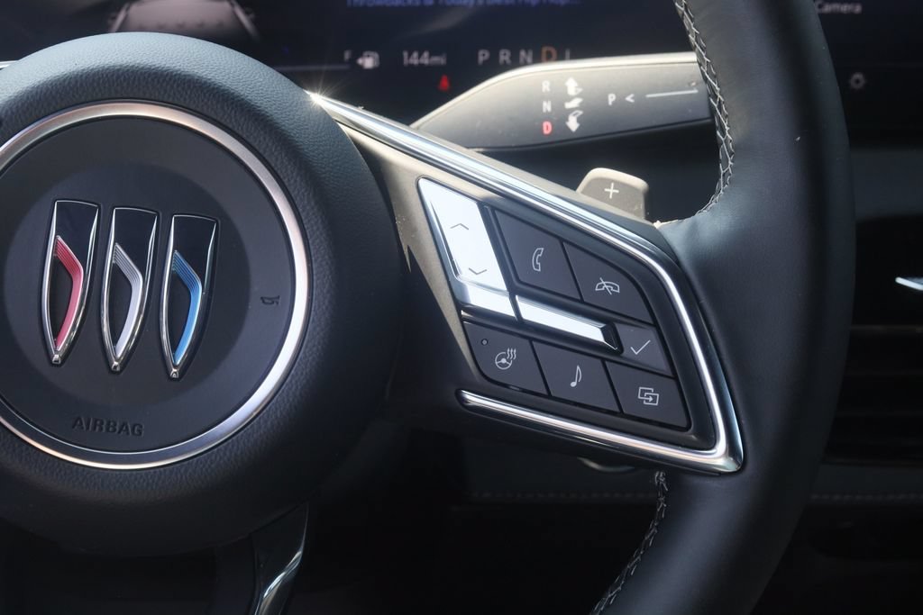 Used 2025 Buick Enclave Preferred AWD/4WD image 9