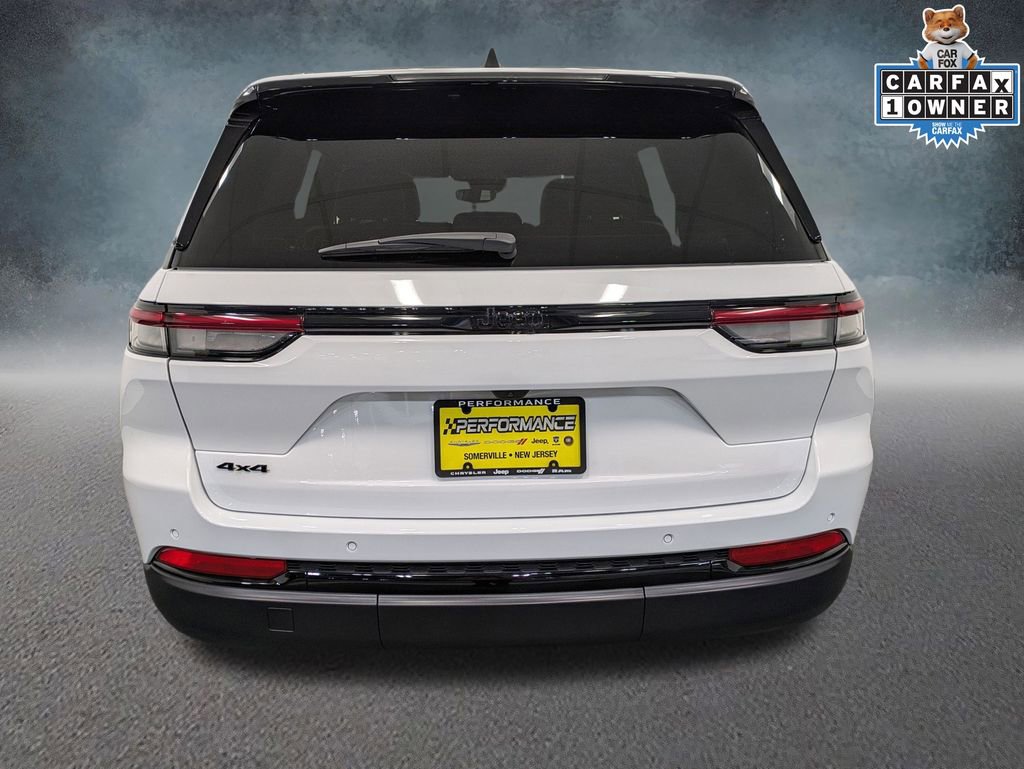 Used 2024 Jeep Grand Cherokee Altitude image 5