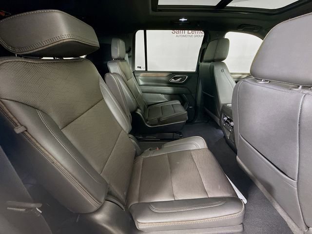 Used 2023 Chevrolet Suburban High Country image 32