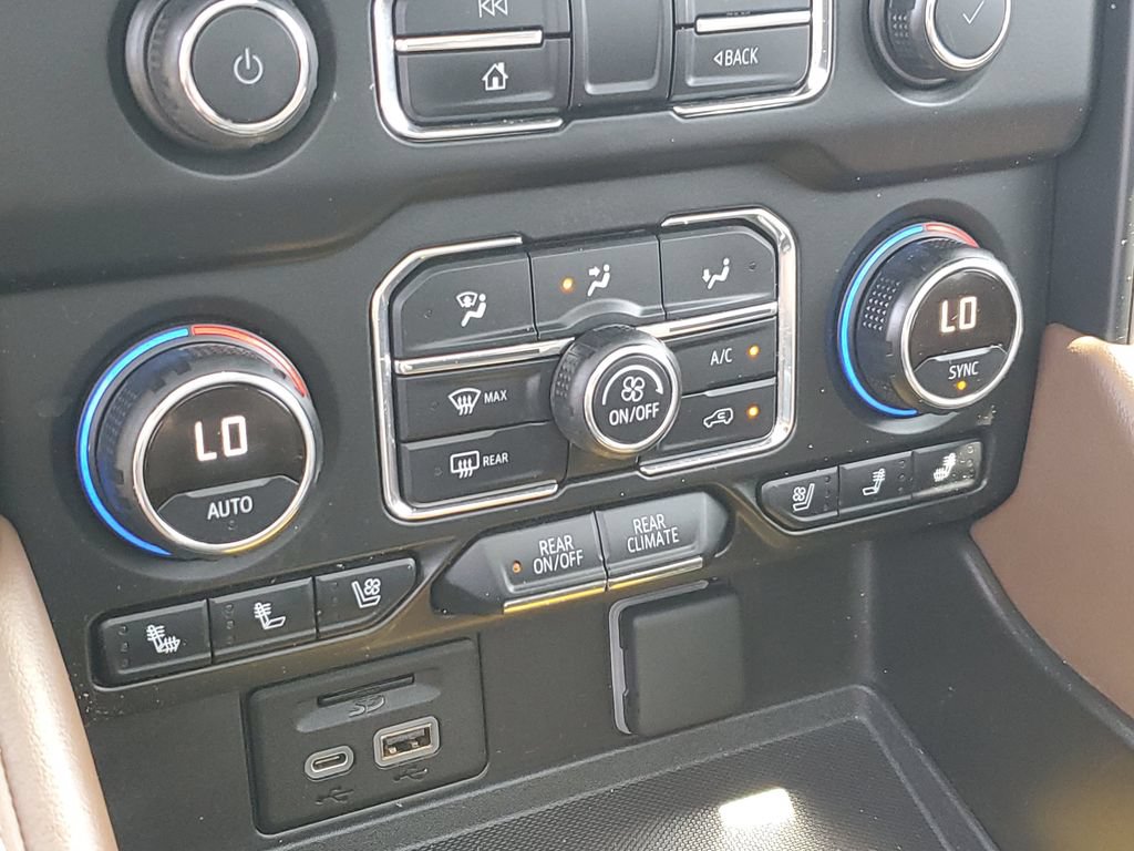 Used 2021 Chevrolet Suburban High Country AWD/4WD image 20