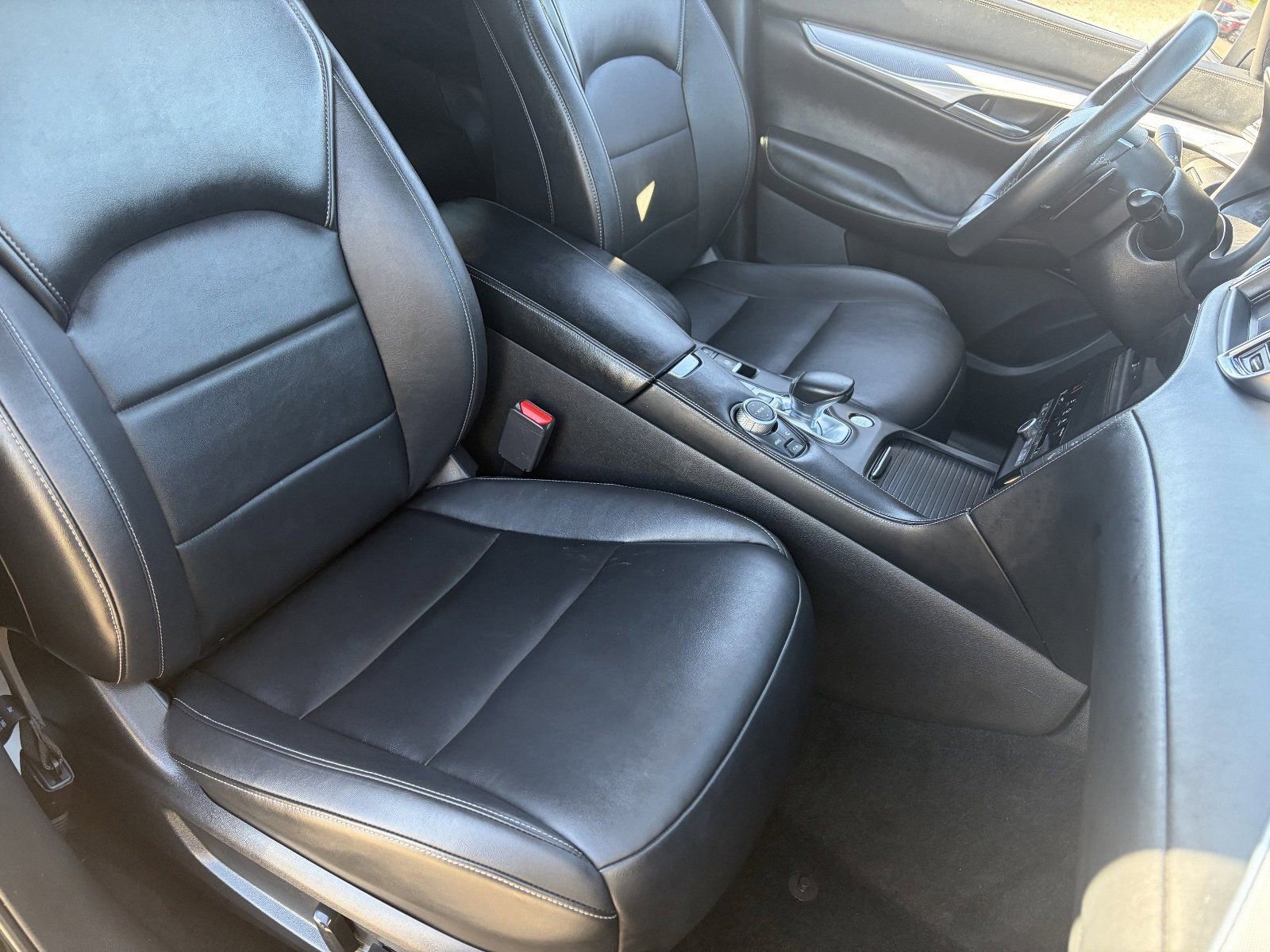 Used 2021 INFINITI QX50 Luxe w/ Appearance Package image 11