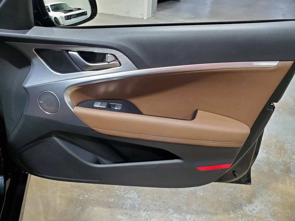 Used 2021 Genesis G70 3.3T RWD image 16