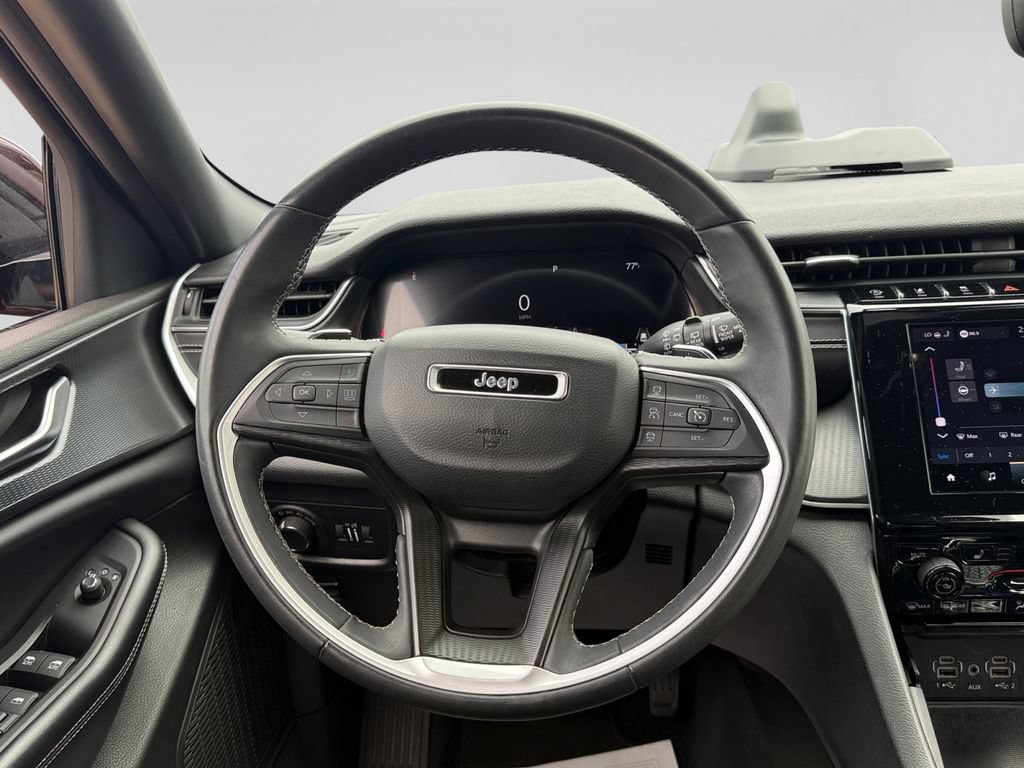Used 2023 Jeep Grand Cherokee Altitude AWD/4WD image 15