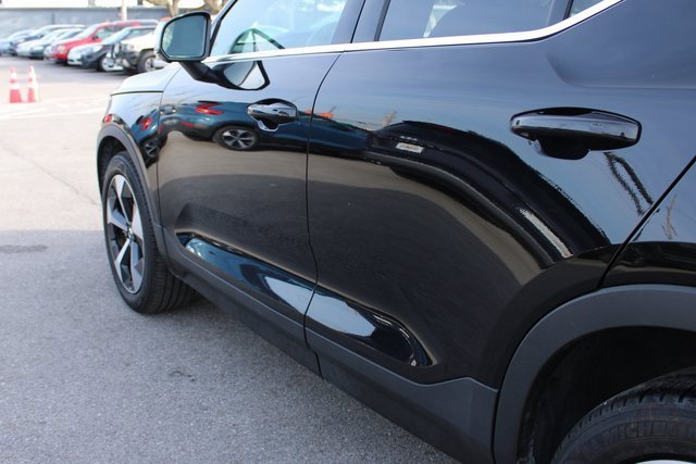 Used 2025 Volvo XC40 B5 Plus image 48