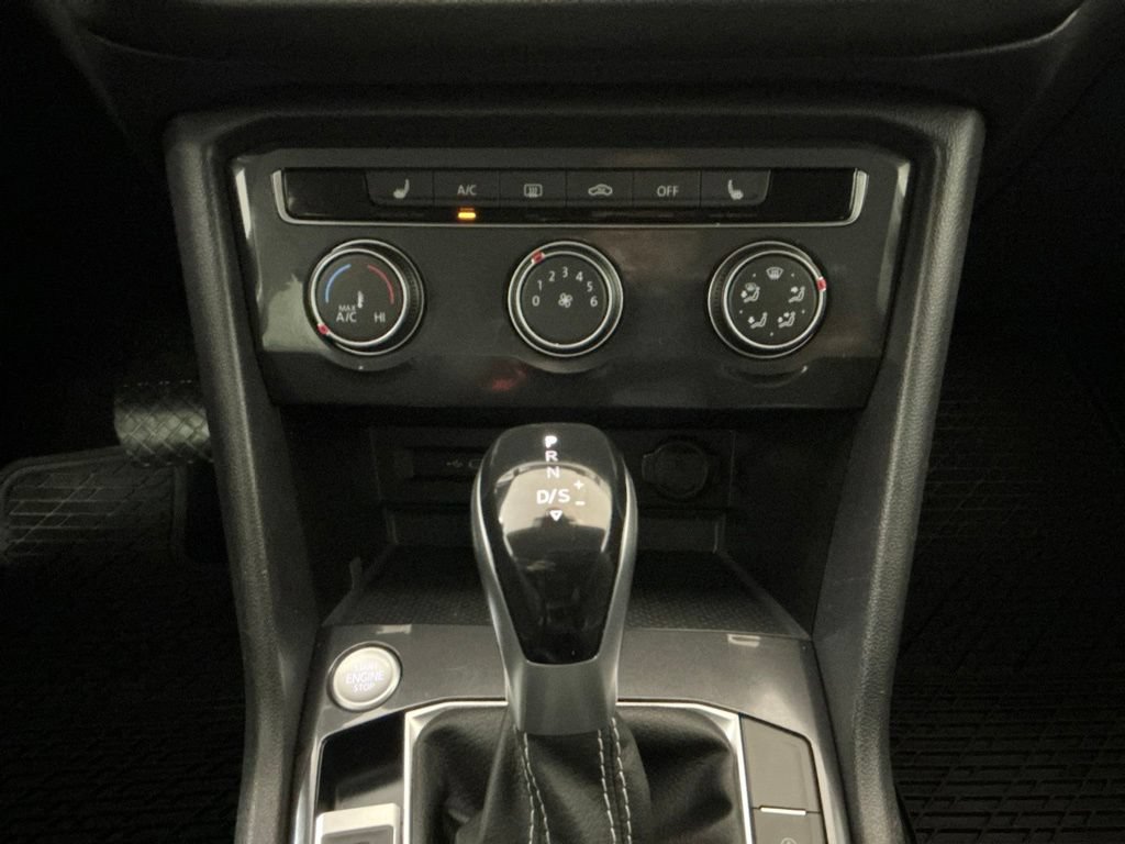Used 2022 Volkswagen Tiguan S FWD image 12