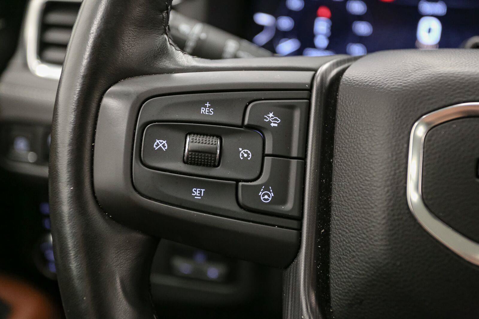 Used 2023 GMC Yukon Denali Ultimate AWD/4WD image 42