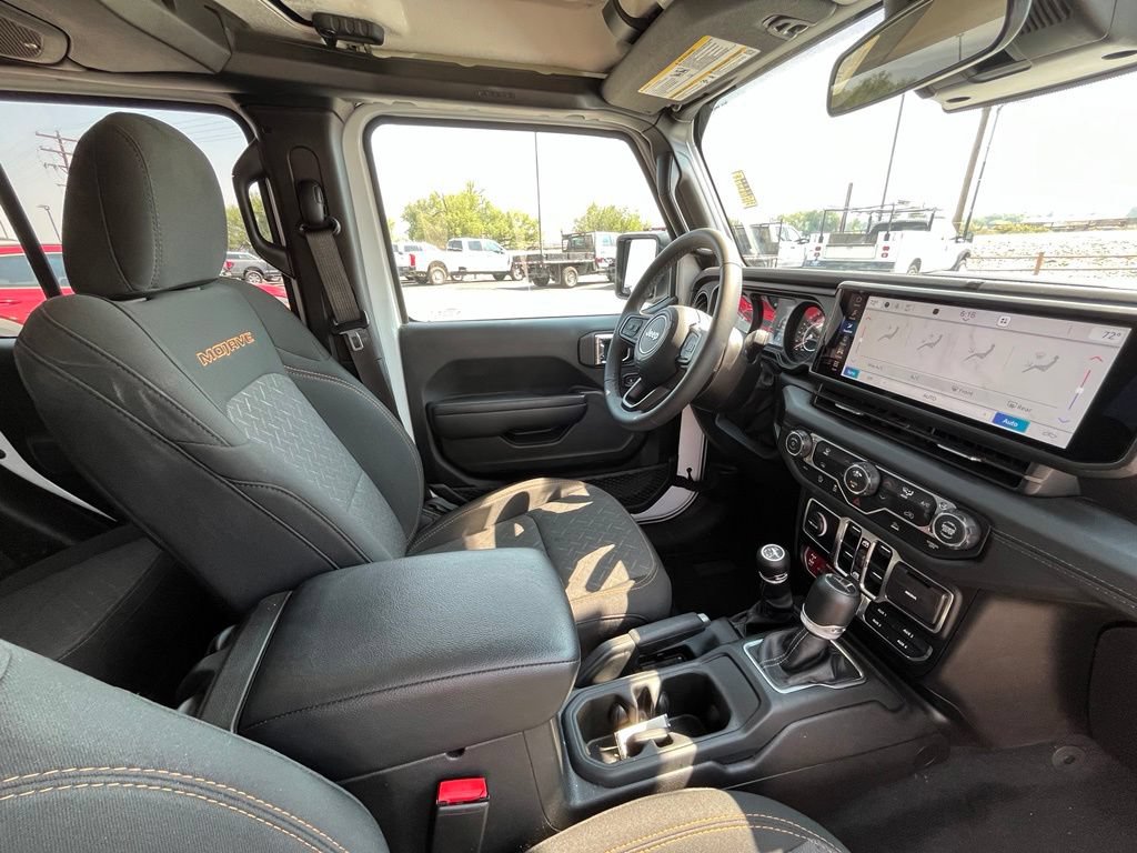 Used 2026 Jeep Gladiator Mojave AWD/4WD image 21