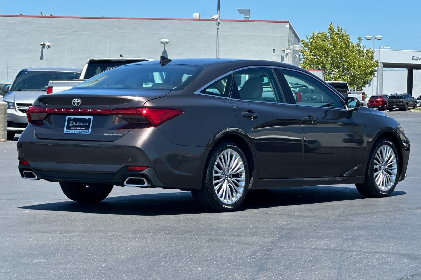 Used 2020 Toyota Avalon Limited w/ Advanced Safety Package FWD image 2