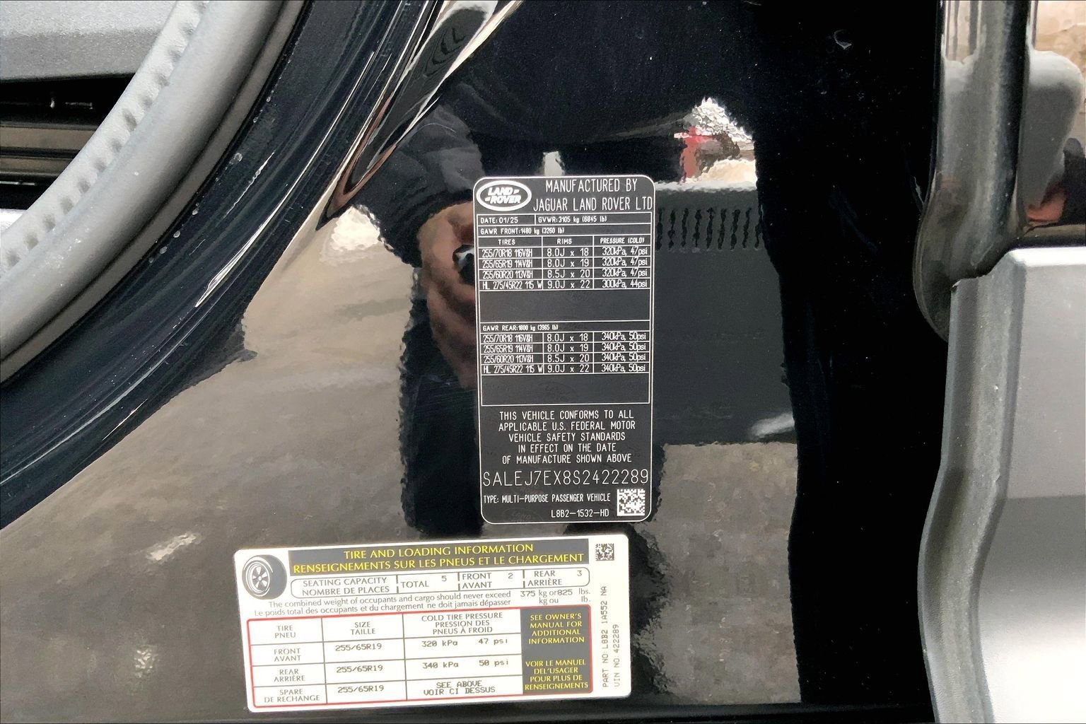 Used 2025 Land Rover Defender 110 S image 33