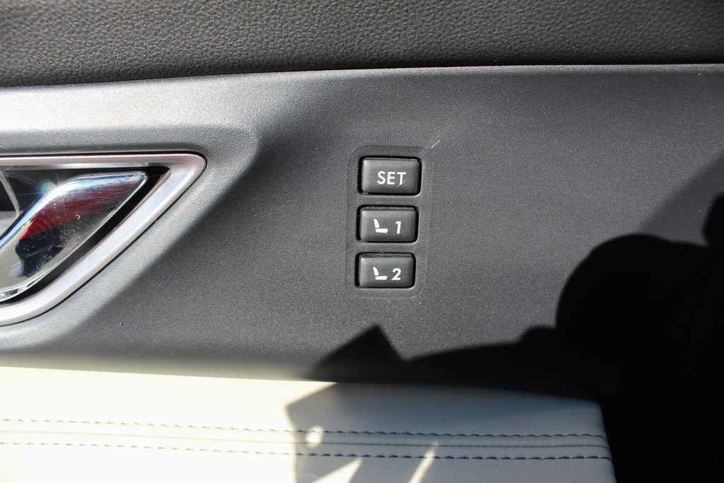 Used 2019 Subaru Ascent Limited image 13