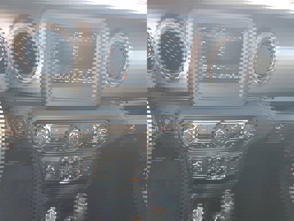 Used 2023 Jeep Wrangler Willys image 15