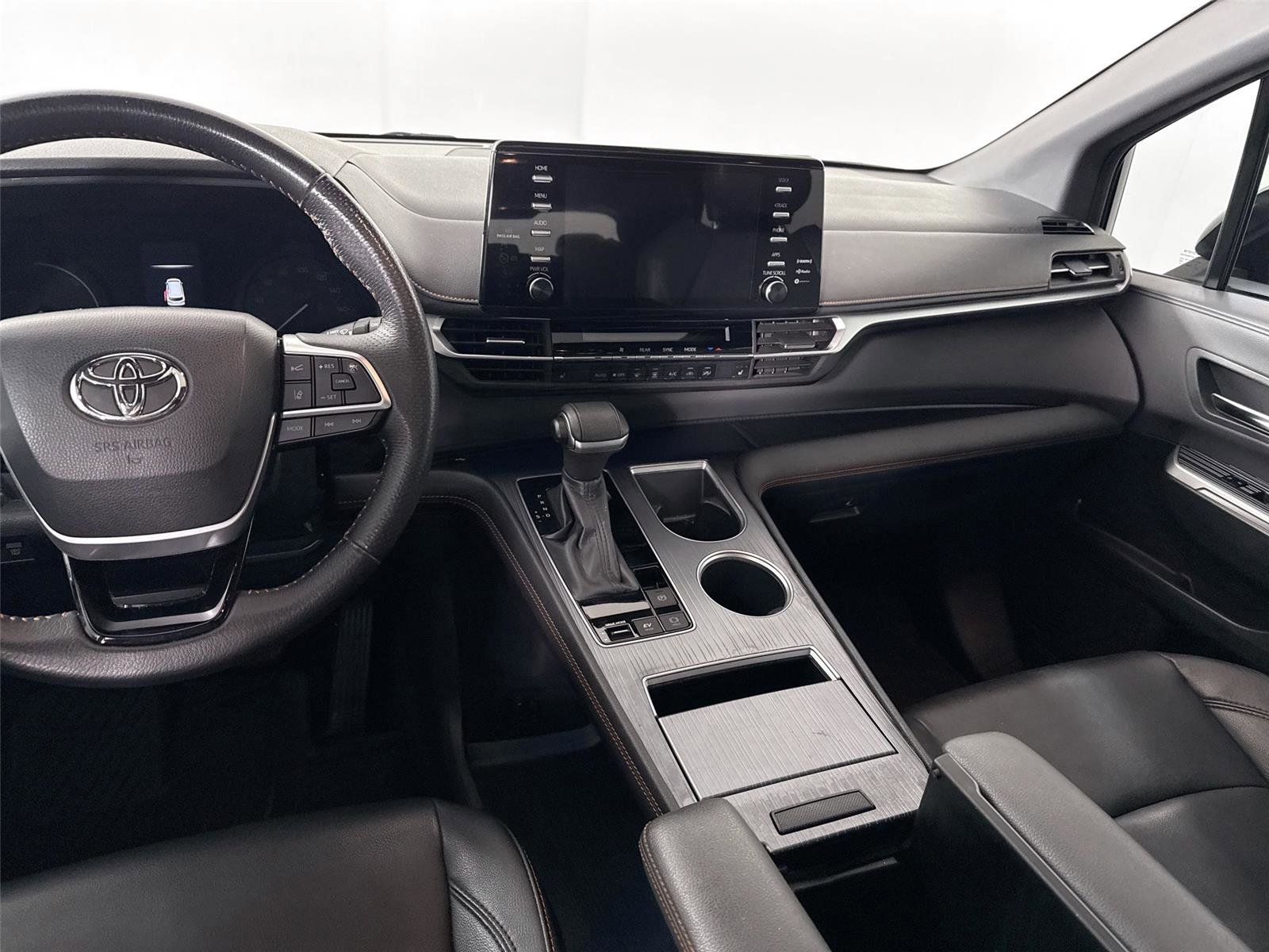 Certified 2022 Toyota Sienna XSE image 34