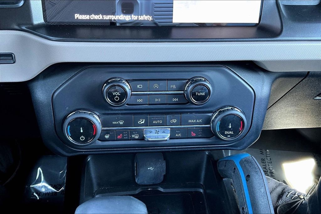 Used 2022 Ford Bronco Wildtrak AWD/4WD image 17