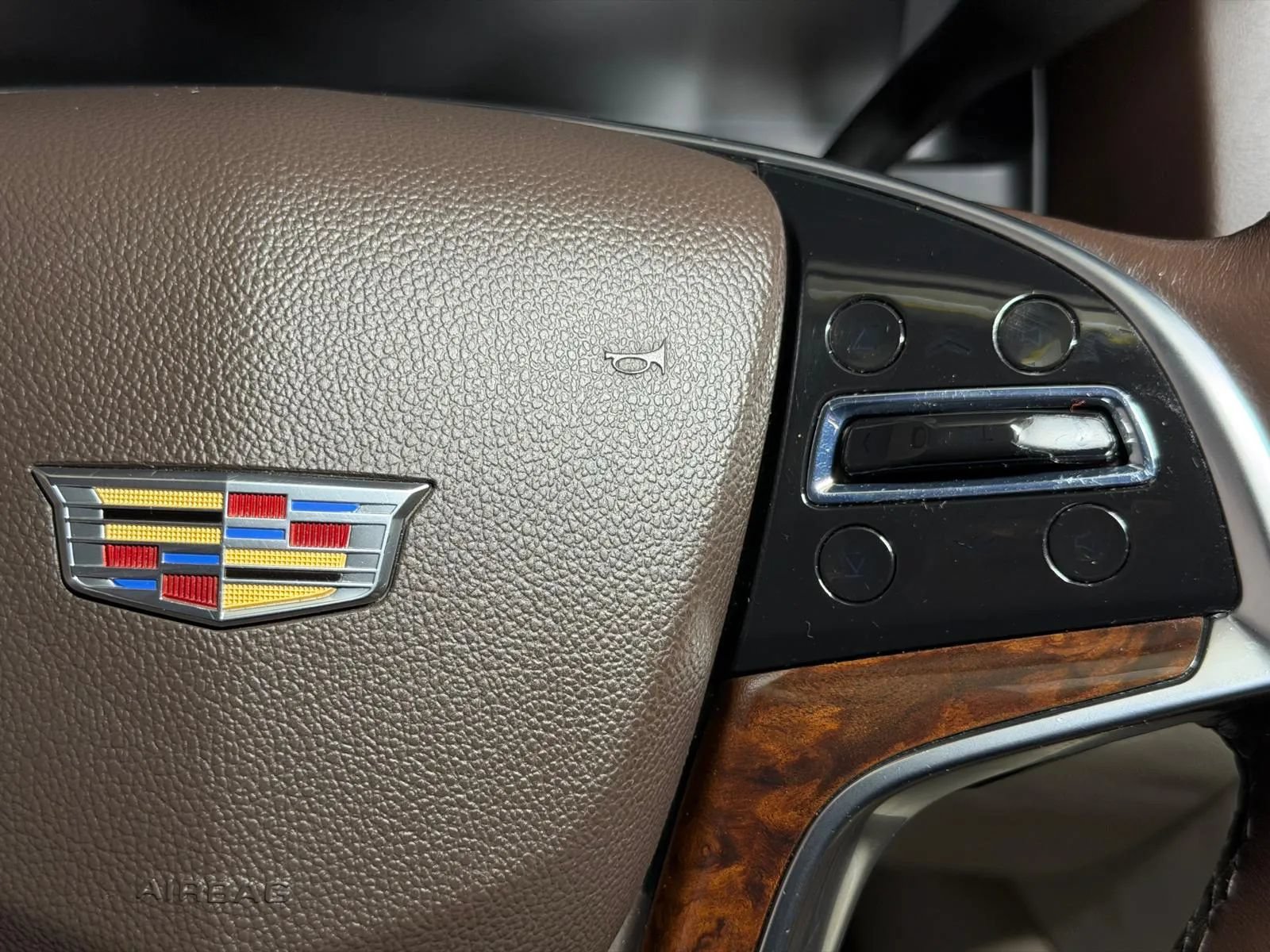 Used 2015 Cadillac Escalade Premium AWD/4WD image 39