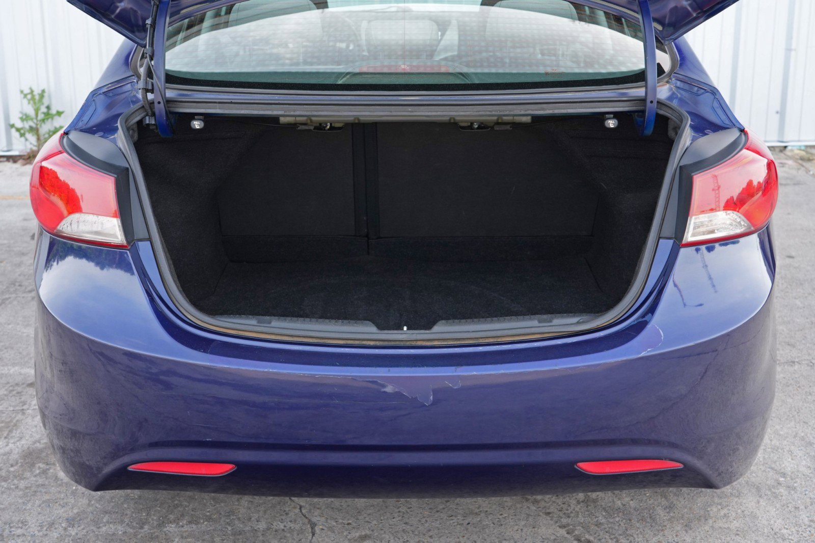 Used 2011 Hyundai Elantra GLS FWD image 9