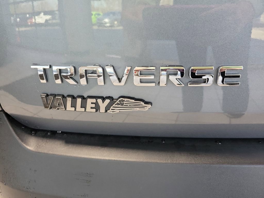 Used 2021 Chevrolet Traverse LT image 9