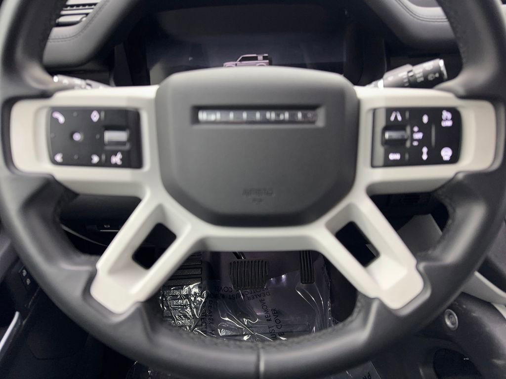 Used 2025 Land Rover Defender 110 S image 56