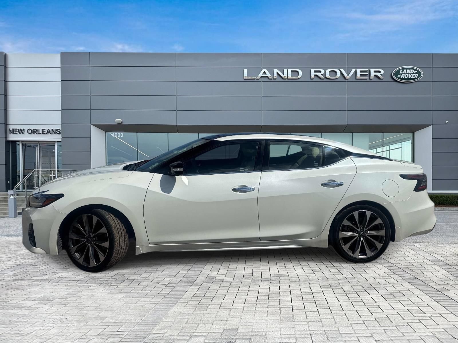 Used 2023 Nissan Maxima Platinum w/ Sport Mat Group FWD image 2